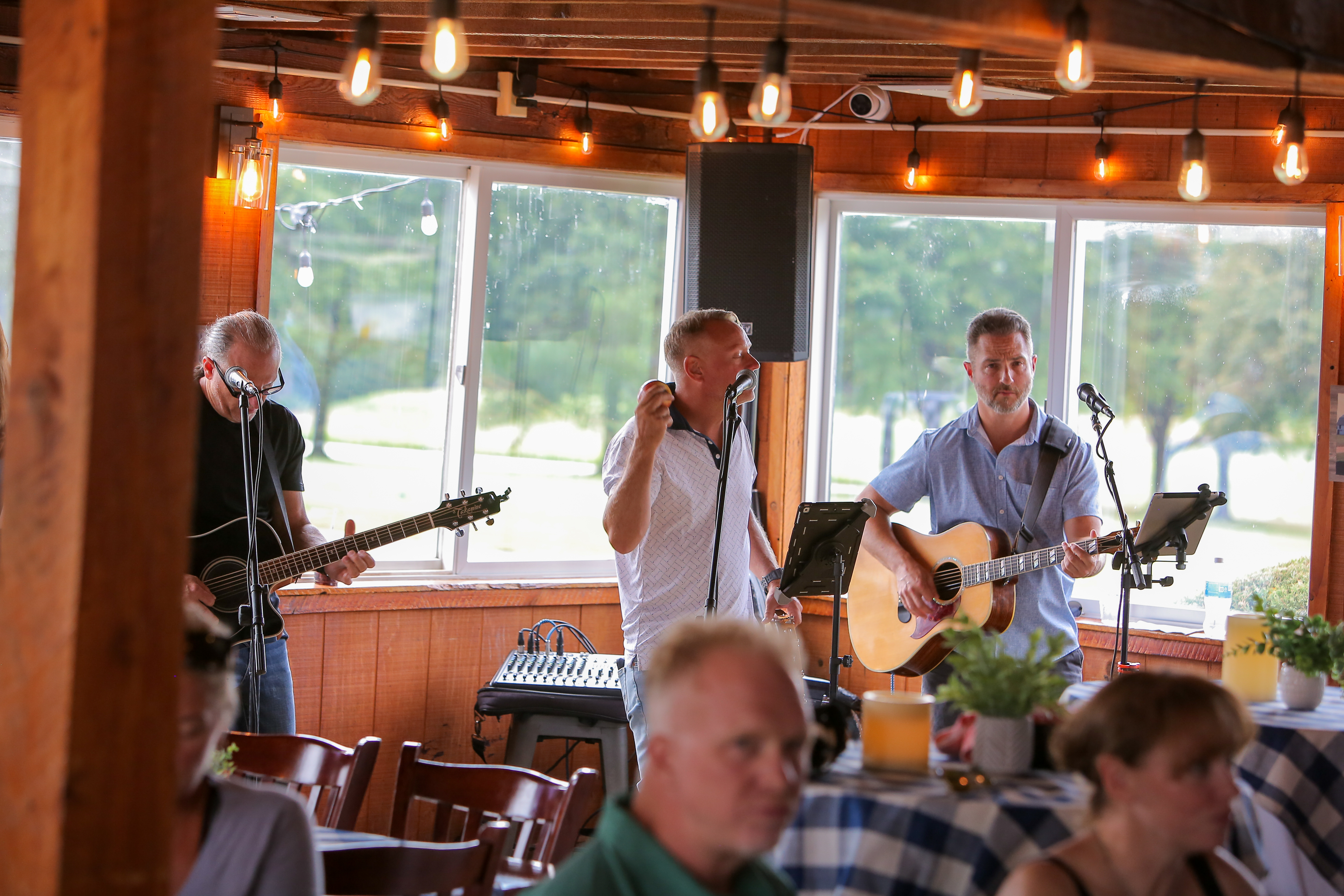 Gambler’s Bar and Grille)